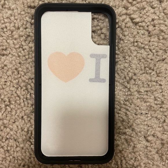 I ❤️ wildflower phone case! 💋 - Picture 3 of 3